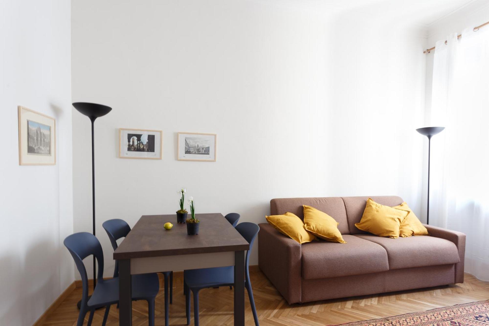 Renovated 3 Bedroom Apartment In The City Center Турин Экстерьер фото